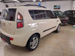 KIA MOTORS - SOUL - 2011/2012 - Bege - R$ 43.900,00