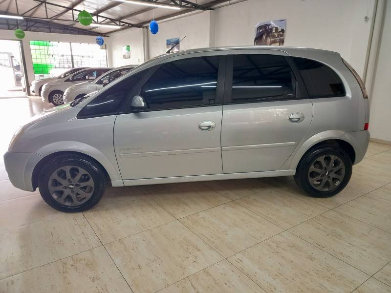 CHEVROLET - MERIVA - 2010/2011 - Prata - R$ 30.900,00