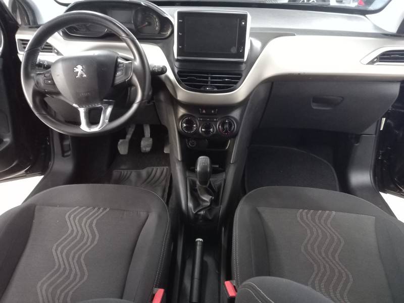 PEUGEOT - 2008 - 2017/2018 - Preta - R$ 57.900,00