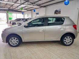 RENAULT - SANDERO - 2016/2017 - Prata - R$ 45.900,00